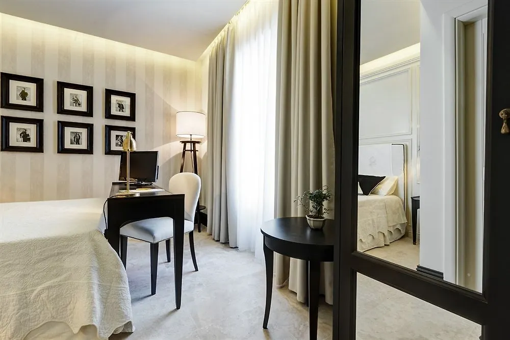 Profumo Maison Colosseo Rom 3*,